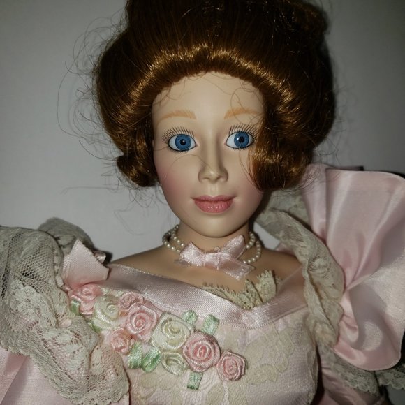 Lenox 22" Porcelain Doll Evening at the Gala Limited Ed. 1992 - Picture 2 of 11